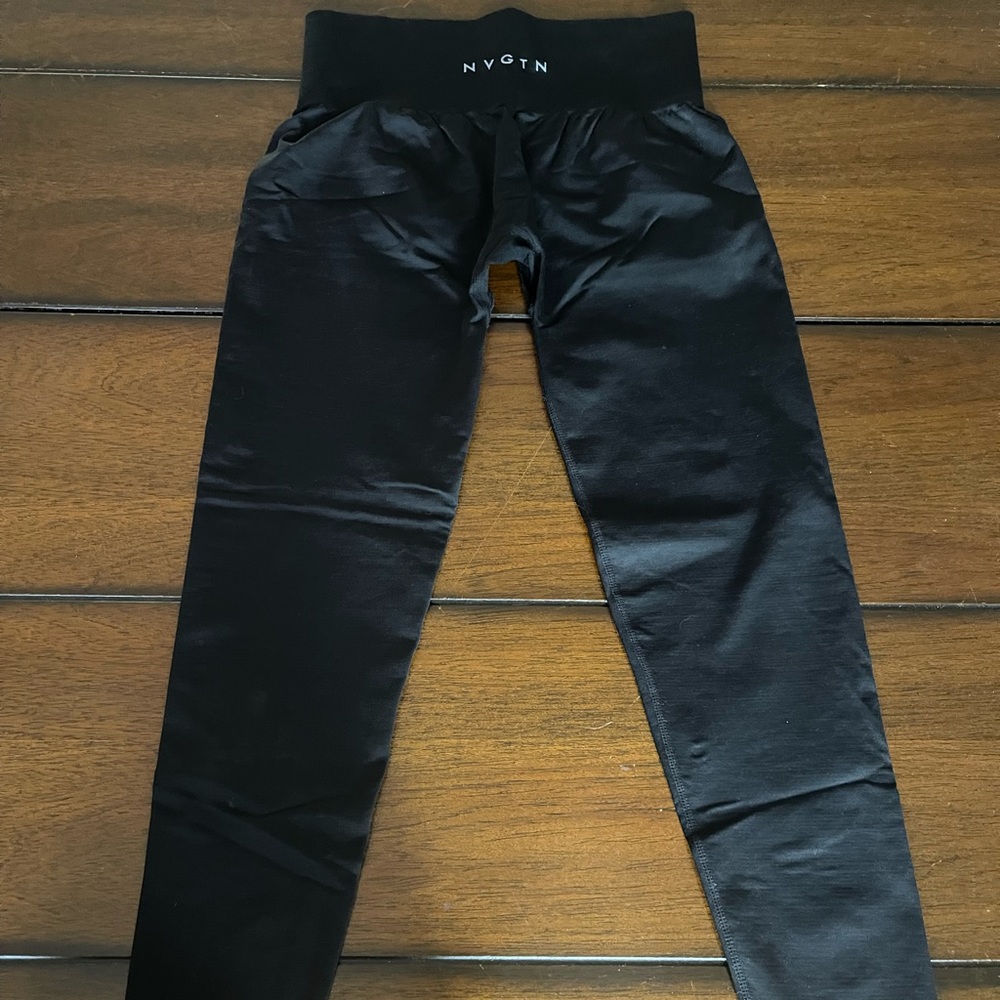 Black Seamless NVGTN Leggings